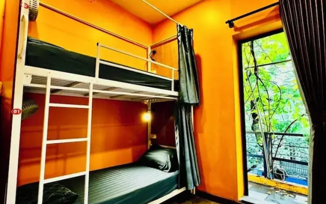 Autumn Hanoi House Bat Su