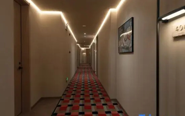 Jianshui • AmeilA Amela Hotel (Purple Pottery Street)