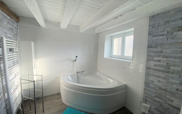 A la fontaine fleurie