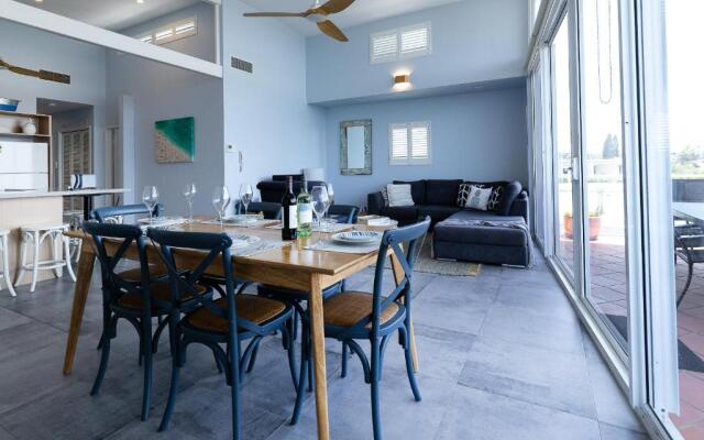 Aqua Promenade Beachfront Apartments