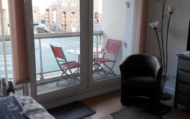 Studio in Saint-brieuc, With Furnished Balcony and Wifi