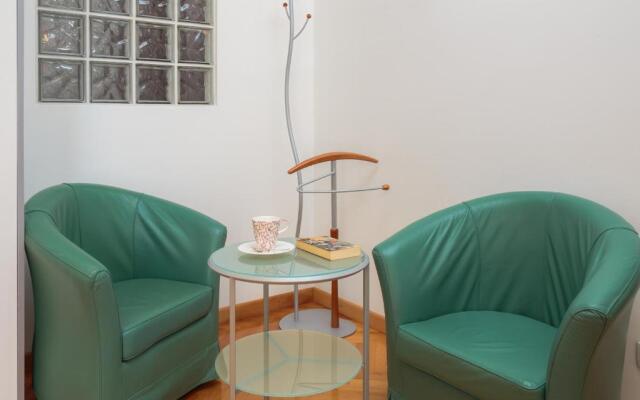 Seaside Apartment Gold 1row