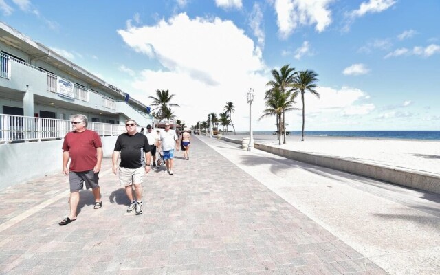 Hollywood Beach Inn