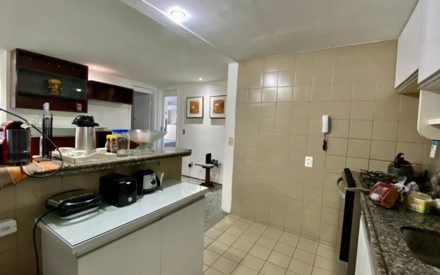 Apartamento vista mar, 2 Suítes, WC Social,2 vagas