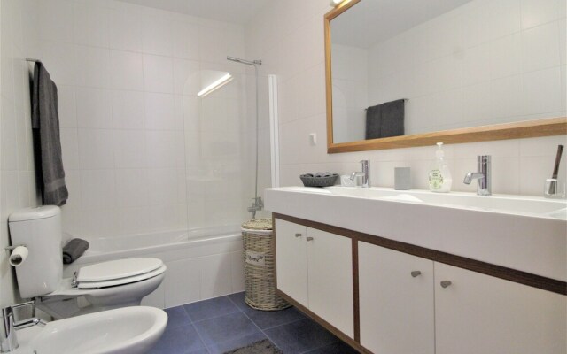 Paul do Mar Charming Apartment T2