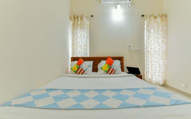 OYO 18602 Home Spacious Stay Near Lulu Mall