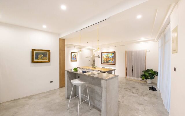 OwlStay Jiufen Green Ray