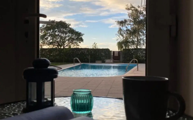 Viktória ~Vízparti ~ Medencés ~ Apartman