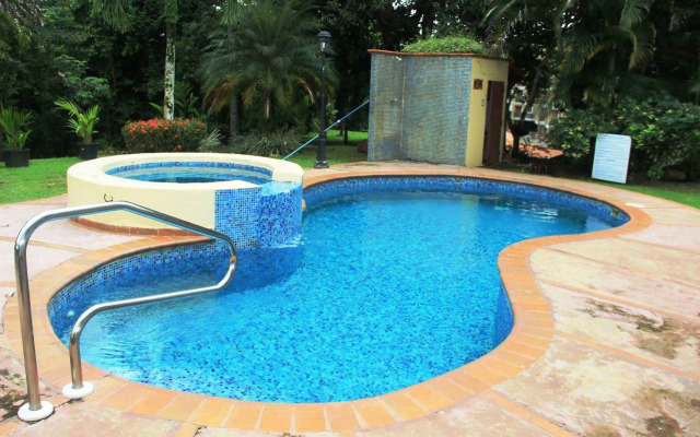 Albrook Inn