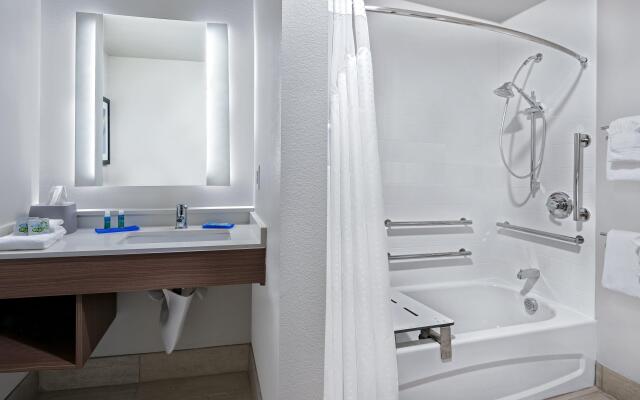 Holiday Inn Express & Suites Bryan - College Station by IHG
