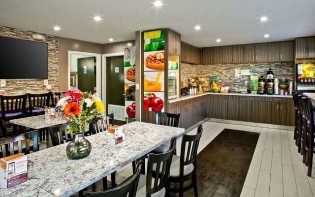 Bay Area Inn & Suites