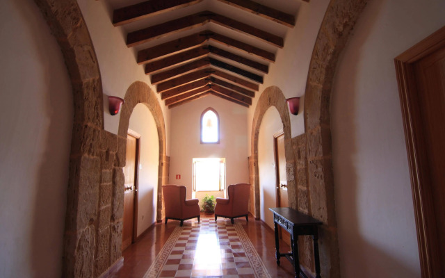 Petit Hotel Hostatgeria La Victoria