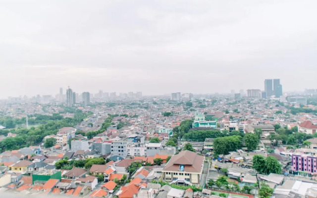 Comfort And Simply 2Br At Green Pramuka City Apartment