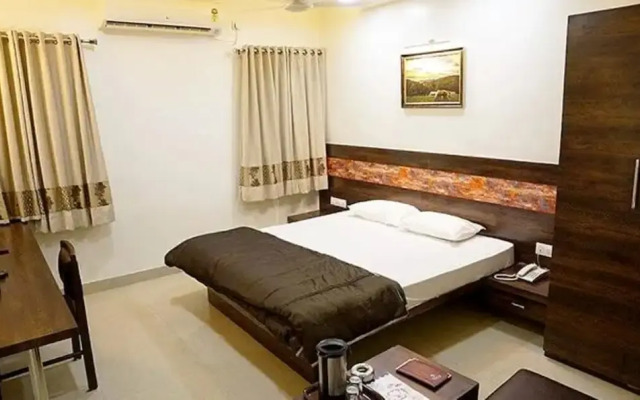 Fabhotel Rajdhani Ii
