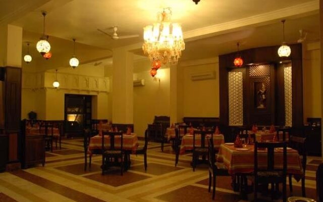 Hotel Pratap Palace