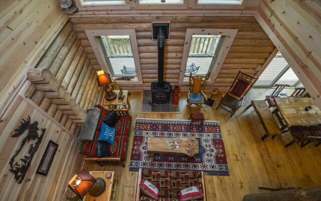 Big Log Lodge 4 Bedroom House