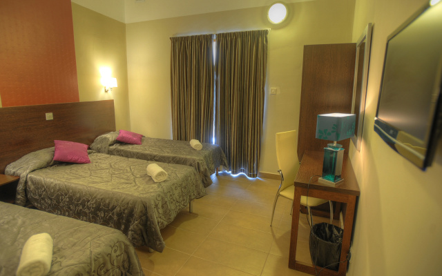 Carlton Hotel