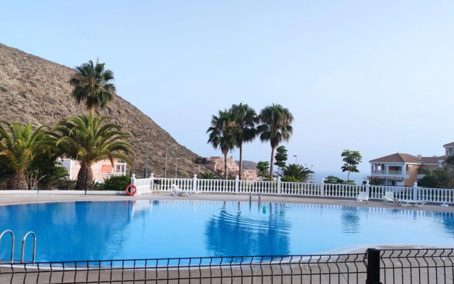Apartment paddle & tennis courts and swimming pool Los Cristianos
