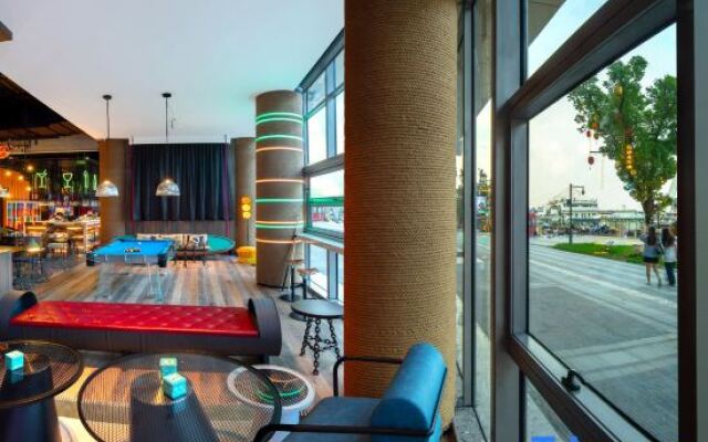 Moxy Ningbo Old Bund