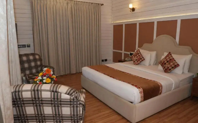 Foxoso Aaristo Baga Beach Resort