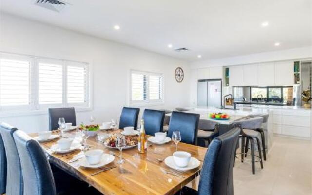 Away @ Nelson Bay, 29 Wollomi Avenue