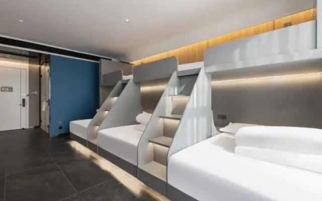 I Electronic sports Hotel (Wuhan University Jiedaokou Subway Station)