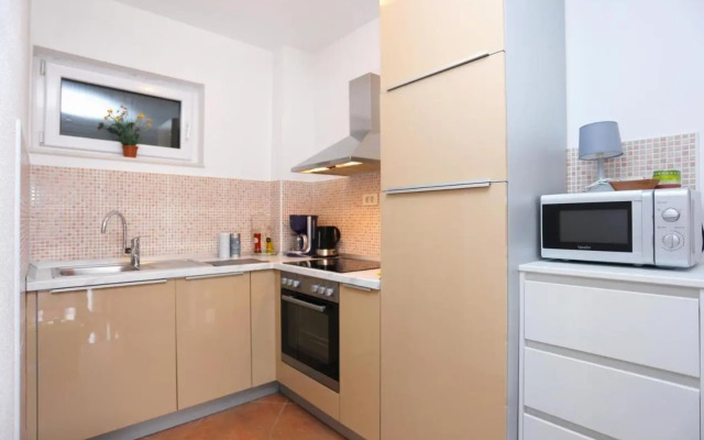 Apartments by the sea Trogir - 16211