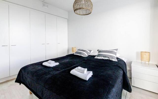 Apartment, Sleepwell, Tikkurila with private sauna, 70m2 1-7 pers