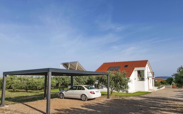 Modern Villa in Kaštel Novi With Private Pool