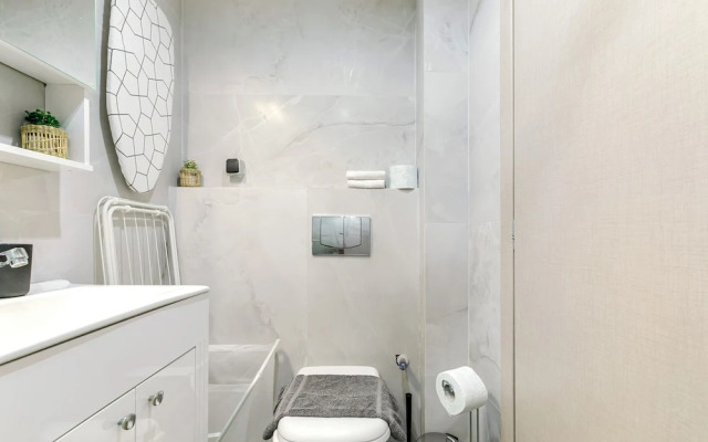 Zeni Stylish Studio W Balcony in Athens