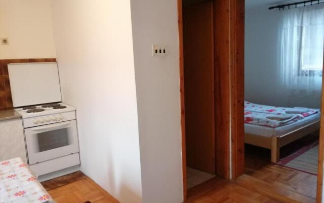 Pansion Velickovic - Apartments, Studios, Rooms