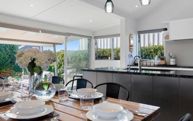 Stunner on Stanley - Wharewaka Holiday Home