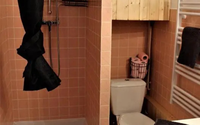 Studio sous les pistes avec vue sur la vallée