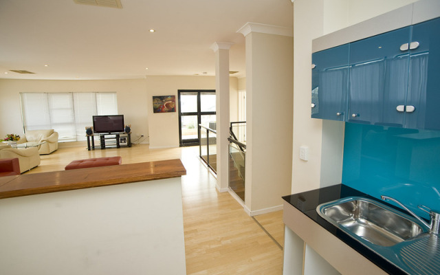 Villa De Marseilles - Melbourne