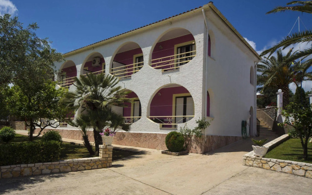 Mathraki Resort