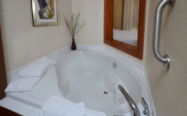 Fairfield Inn & Suites Roanoke North