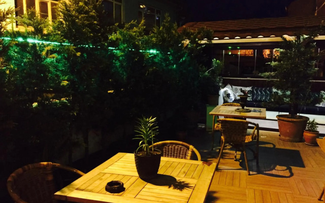 Araz Residence