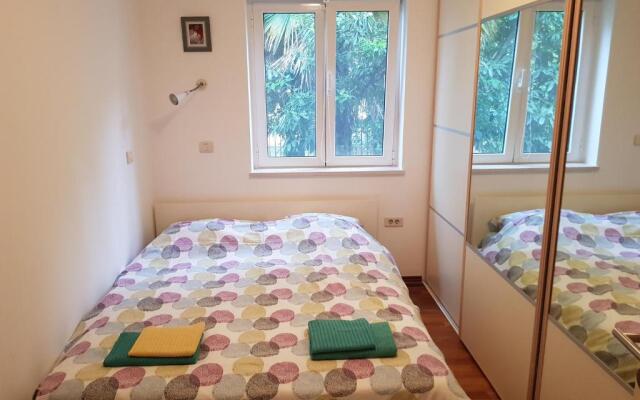 Sunny apartment 150 m from the sea