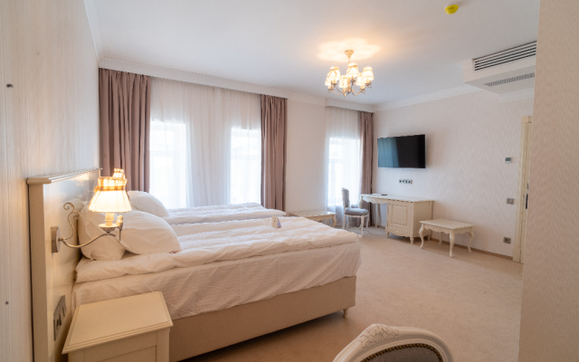 Russian Seasons Vyatskoye Village 4*