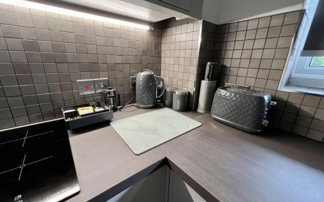 Manchester - 1 Bedroom - Sleeps 3 - Free Parking