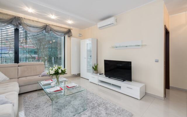 Poznan Centre Apartment by Renters