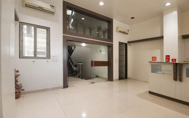 Cozy Nest by OYO Rooms