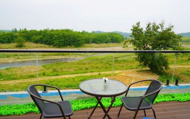 Yuanxian Moon Bay Huifu Farm