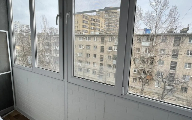 Саквояж на улице Глазкова