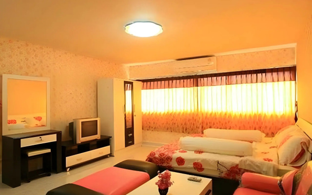 Deluxe at Popular Condo