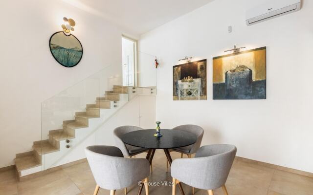 L Escalier Suite in Noto