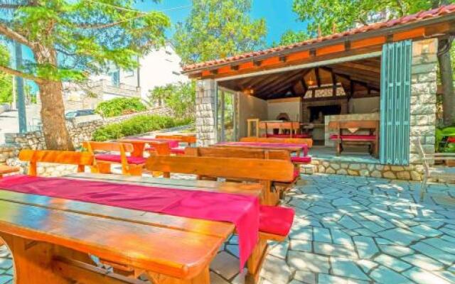 Restaurants & Rooms Danica