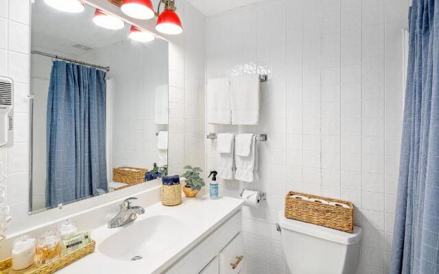 Seascape Motel & Cottages