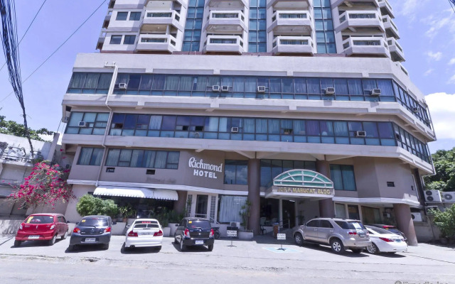 Richmond Plaza Hotel