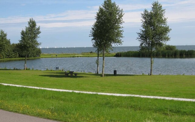 Tidy Bungalow With Dishwasher, Close to the Water